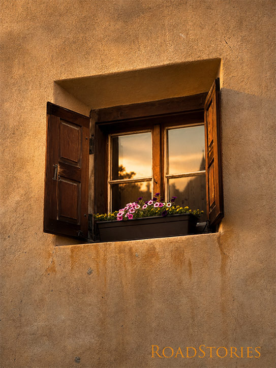 Martin Vondruska's RoadStoriesMV Guarda Window Golden Hour 2025